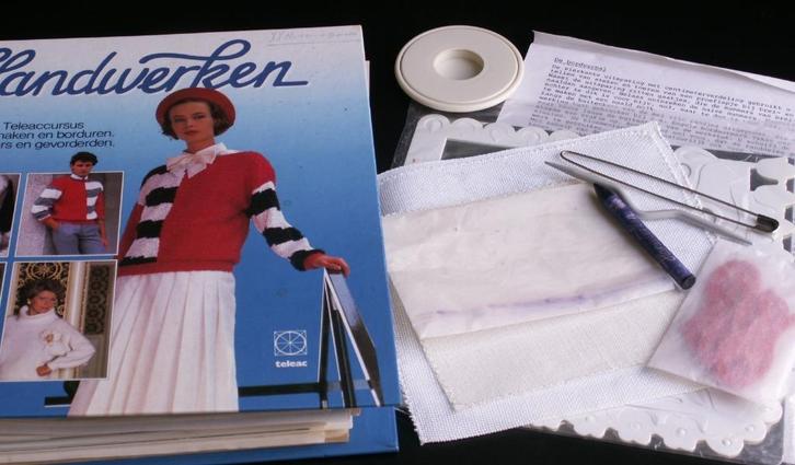 Complete Handwerk cursus van Teleac breien haken borduren, Hobby en Vrije tijd, Breien en Haken, Nieuw, Breien, Patroon of Boek
