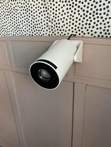 Beamer - Projecteer je favoriete films! beschikbaar voor biedingen