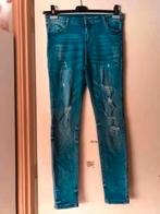Blauwe jeans met gaten maat 13-14 year, Kinderen en Baby's, Kinderkleding | Maat 146, Ophalen of Verzenden, Zo goed als nieuw