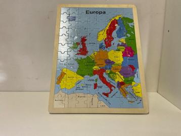 Houten puzzel Europa beschikbaar voor biedingen