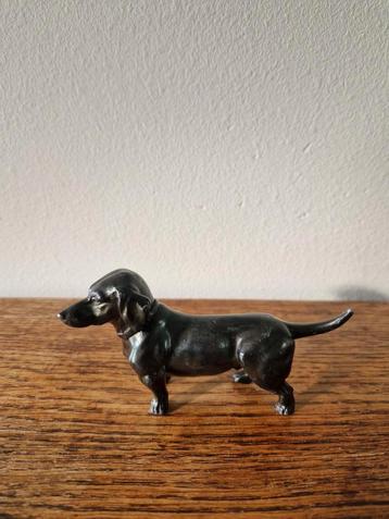 Beeldje teckel beschikbaar voor biedingen