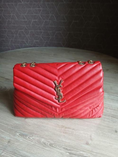 Yves Saint Laurent Chevron Puffer Tas, Sieraden, Tassen en Uiterlijk, Tassen | Damestassen, Zo goed als nieuw, Schoudertasje, Rood