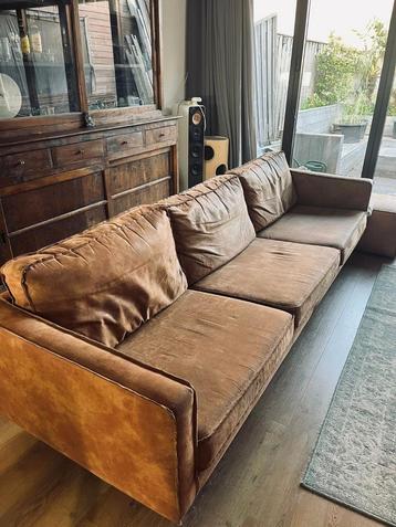 Bank met twee stoelen van be pure.
