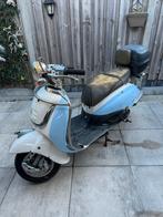 Retro scooter opknapper, Fietsen en Brommers, Snorfietsen en Snorscooters, Ophalen of Verzenden, Zo goed als nieuw, Benzine, Overige merken