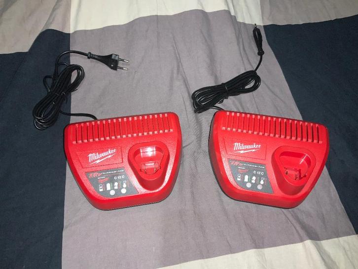 2x Milwaukee C12 C 12V Li-Ion Accu oplader, Doe-het-zelf en Verbouw, Gereedschap | Machine-onderdelen en Toebehoren, Nieuw, Ophalen of Verzenden