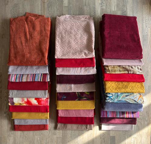30 nieuwe stoffen (roze rood geel), Hobby en Vrije tijd, Stoffen en Lappen, Nieuw, Ophalen of Verzenden