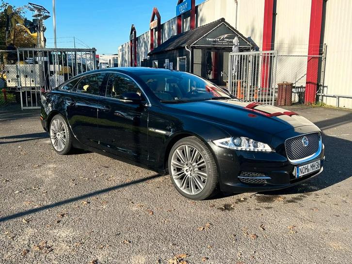 Jaguar XJ 3.0 V6D 275 PK /AUTOM / PANO DAK / VOL LEDER / MER, Auto's, Jaguar, Bedrijf, Te koop, XJ, Airbags, Airconditioning, Boordcomputer