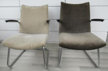 2 buisframe fauteuils van Gebr. De Wit Schiedam, model 4014 beschikbaar voor biedingen