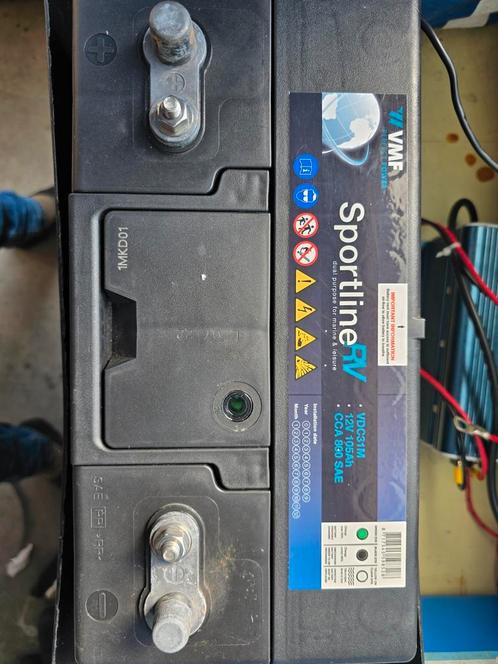 accu in accubak en acculader in een koop, Auto-onderdelen, Accu's en Toebehoren, Gebruikt, Ophalen