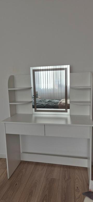 Make up bureau beschikbaar voor biedingen