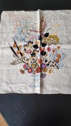 Geborduurd boeket op kaaslinnen, 54 x 50 cm, schilderij., Ophalen of Verzenden, Nieuw, Handborduren, Overige typen