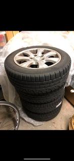 Pirelli Winterbanden 205/55 R16 Run flat, Auto-onderdelen, Banden en Velgen, Ophalen, Gebruikt, 16 inch, Band(en)