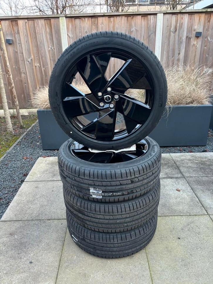 Volvo Xc40 20 inch zomer Black Edition Pirelli NIEUW NIEUW!!, Auto-onderdelen, Banden en Velgen, Banden en Velgen, Zomerbanden