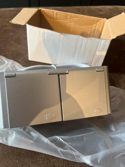 Dubbele buitenstopcontactdoos – Nieuw in doos, Tuin en Terras, Overige Tuin en Terras, Zo goed als nieuw, Ophalen of Verzenden