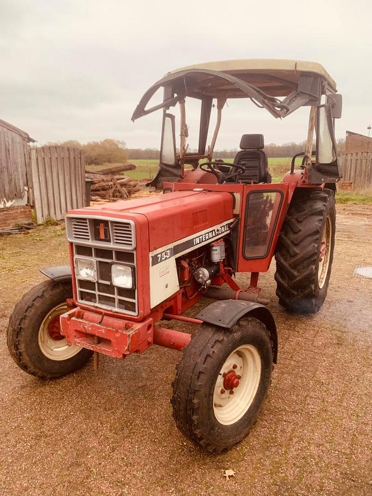 International 733 McCormick D-432 goede orginele staat, Zakelijke goederen, Agrarisch | Tractoren, 5000 tot 7500, McCormick, tot 80 Pk