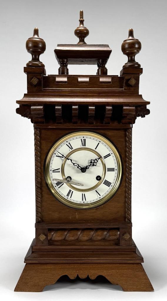 684. Houten mantelklok, eind 19e eeuw, Huis en Inrichting, Woonaccessoires | Klokken, Wandklok, Ophalen of Verzenden