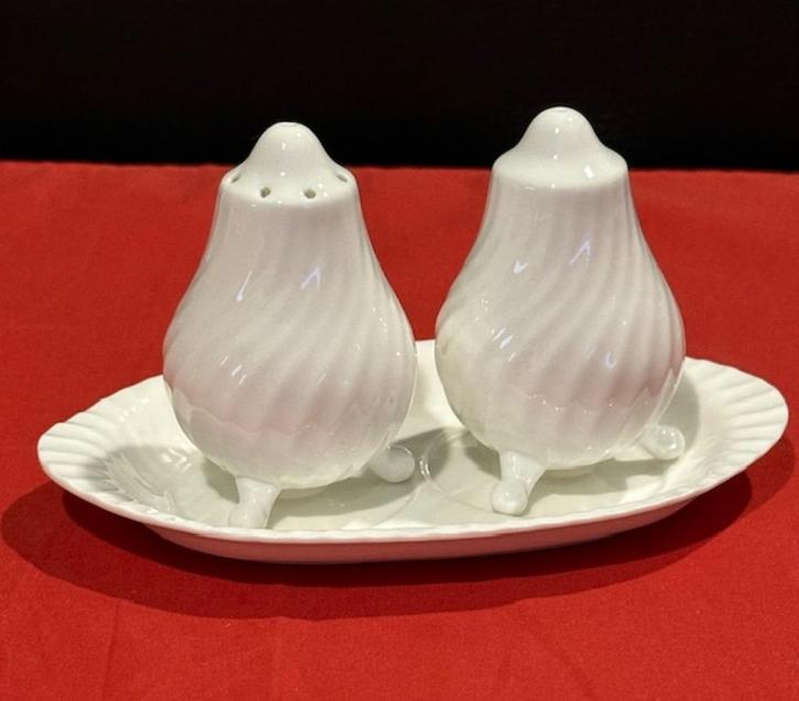 peper en zoutstel wit, met onderschaaltje Royal Goedewaagen, Huis en Inrichting, Keuken | Servies, Zo goed als nieuw, Overige typen