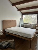 Wooden bed frame, rattan headboard and mattress, Ophalen, Tweepersoons, 140 cm, Zo goed als nieuw