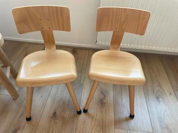 Houten kinderstoelen - set van 2 beschikbaar voor biedingen