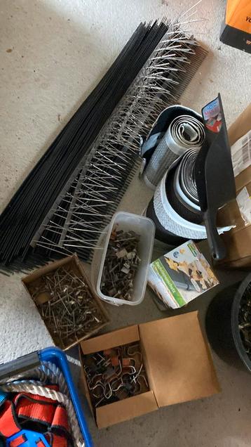 Vorstbeugels, koppelankers, vogelschroten etc beschikbaar voor biedingen