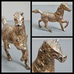 Vintage verguld metalen sculptuur van een paard, Antiek en Kunst, Curiosa en Brocante, Ophalen of Verzenden