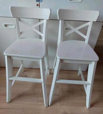 2 kinderstoelen  beschikbaar voor biedingen