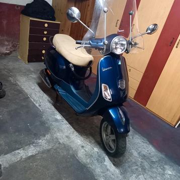 Vespa met kenteken tekoop. Starten lopen. beschikbaar voor biedingen