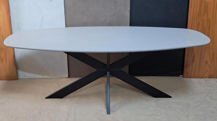 Industriële betonstuc Deens ovale eettafel NIEUW, Huis en Inrichting, Tafels | Eettafels, Nieuw, 200 cm of meer, Vijf personen of meer