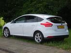 Ford Focus 1.0 Titanium Edition met Navi en WinterPack, Auto's, Gebruikt, Euro 6, Electronic Stability Program (ESP), Wit