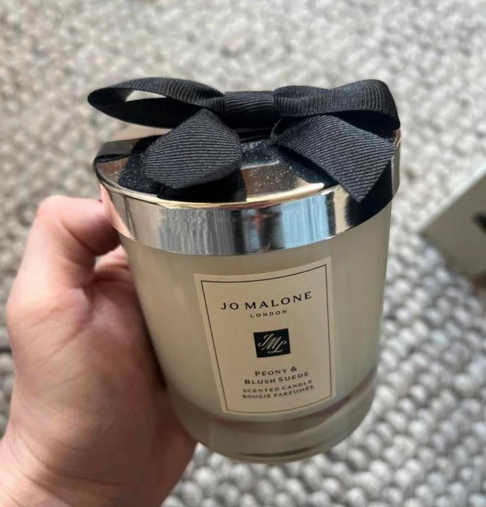 Jo Malone Peony & Blush Suede Kaars, Overige materialen, Wit, Ophalen of Verzenden, Zo goed als nieuw