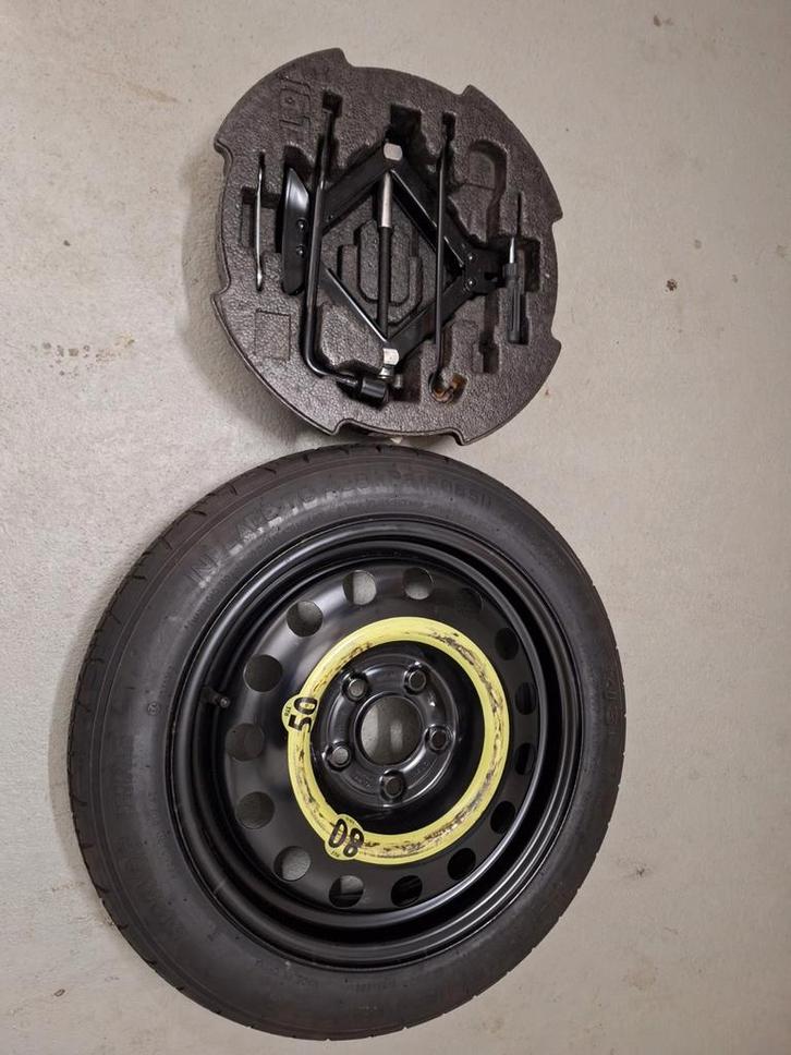 Thuiskomer Hyundai i30 (2016) met krik en toebehoren, Auto-onderdelen, Banden en Velgen, Banden en Velgen, Zomerbanden, Personenwagen