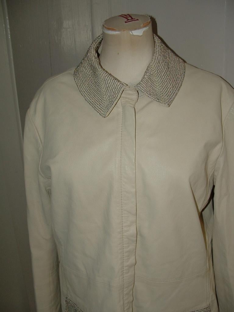 Stella Nova lamsleren jasje maat 38, met mini kraaltjes, Kleding | Dames, Jassen | Zomer, Maat 38/40 (M), Beige, Gedragen, Stella Nova