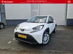 Toyota Aygo X 1.0 VVT-i S-CVT Play Automaat | slechts 8.500, Stof, Gebruikt, Euro 6, 4 stoelen