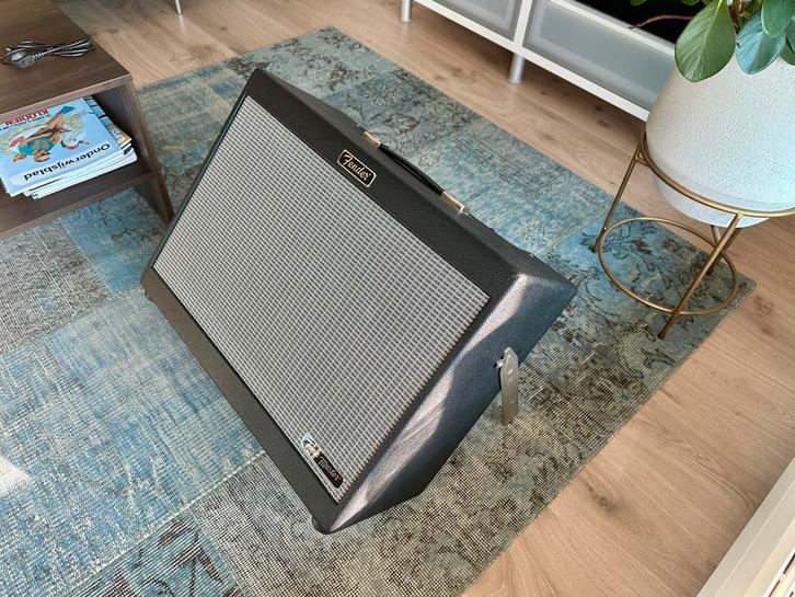 Fender FR-12 speaker, Muziek en Instrumenten, Versterkers | Bas en Gitaar, Zo goed als nieuw, Gitaar, 100 watt of meer, Ophalen
