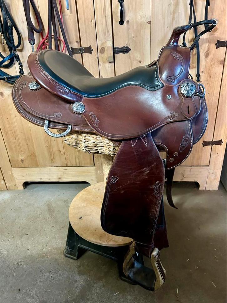 Prachtig Bowman Lightweight Trail Western zadel te koop, Dieren en Toebehoren, Paarden en Pony's | Zadels, Zo goed als nieuw, Western