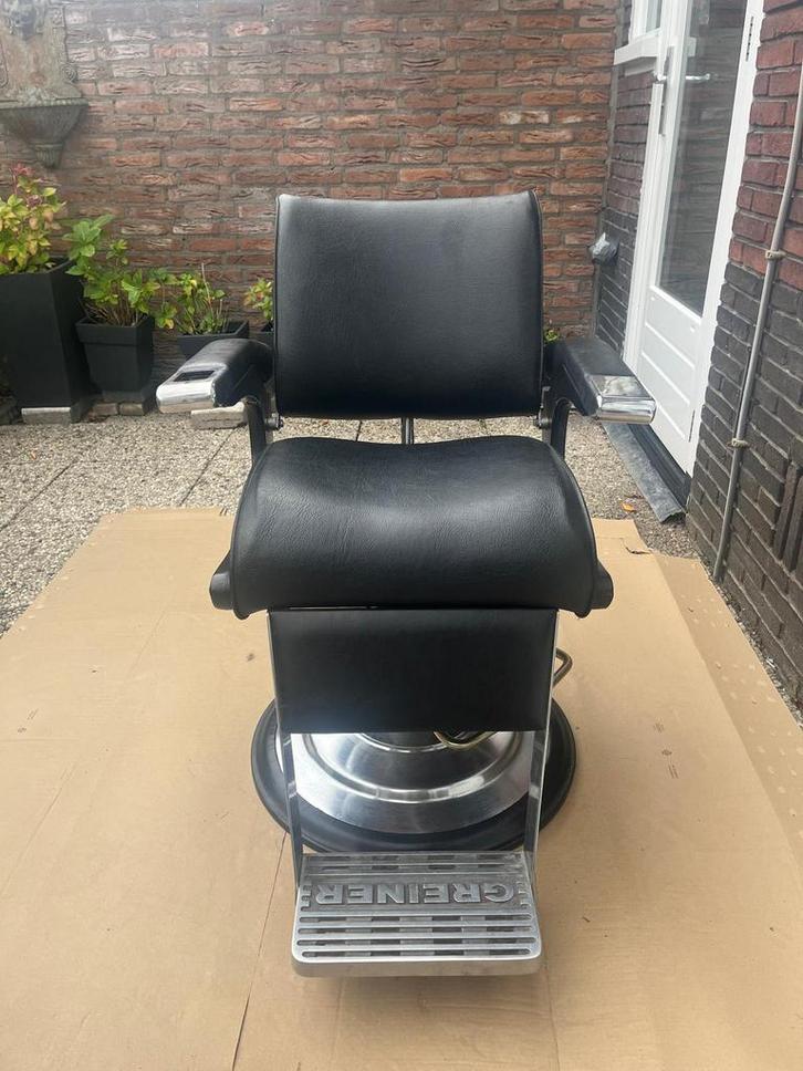 Greiner vintage kappersstoel - barber chair vintage 903, Huis en Inrichting, Stoelen, Zo goed als nieuw, Eén, Metaal, Zwart, Ophalen