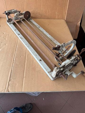 vintage behangsnijder  beschikbaar voor biedingen