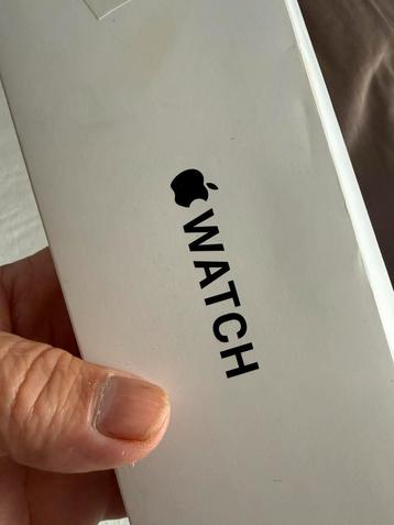 Apple watch SE-2024 in topconditie 2 generatie amper gebruik beschikbaar voor biedingen