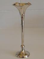 Lange elegante zilveren anjervaas met parelrand, knoop voet, Verzenden, Zilver