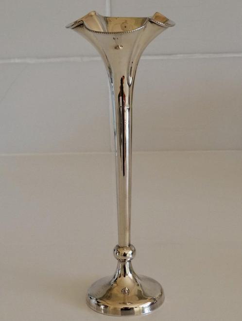 Lange elegante zilveren anjervaas met parelrand, knoop voet, Antiek en Kunst, Antiek | Goud en Zilver, Zilver, Verzenden