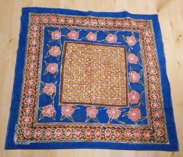 Mooie vrolijke kleuren batik/boho tafel kleedje beschikbaar voor biedingen