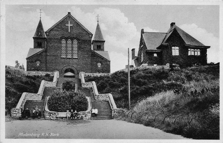 JL1161 Molenberg Heerlen RK Kerk ca 1940, Verzamelen, Ansichtkaarten | Nederland, Gelopen, Limburg, 1940 tot 1960, Verzenden