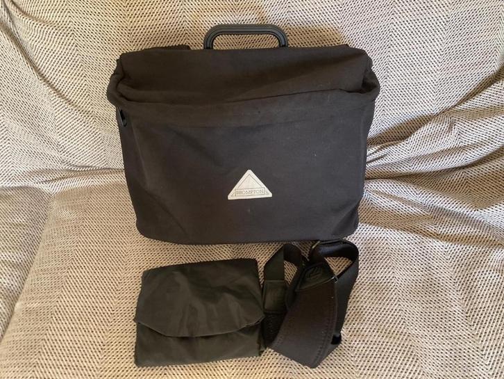 BROMPTON tas / voortas (Zwart) met regenhoes, schouderriem, Fietsen en Brommers, Fietsen | Vouwfietsen, Brompton, 16 tot 18 inch