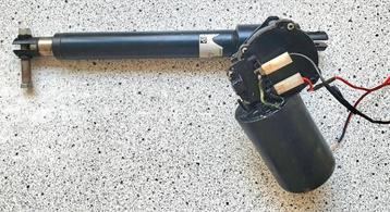 LINAK elektrische lineaire actuator Type LA 30 L- 24-01 beschikbaar voor biedingen