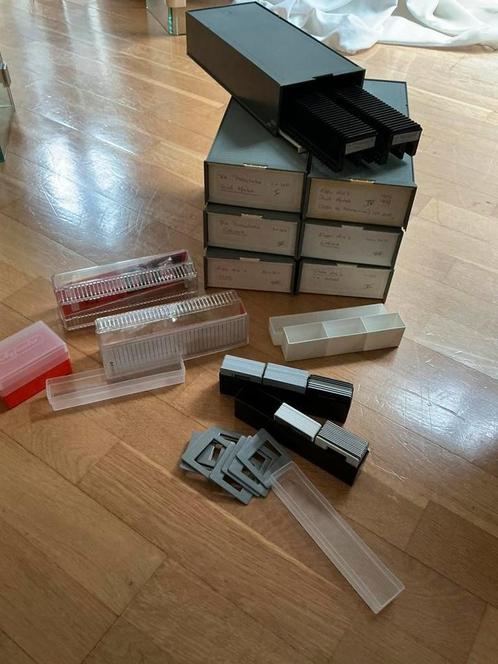 Dozen met casettes voor dia’s, Audio, Tv en Foto, Diaprojectors, Zo goed als nieuw, Ophalen of Verzenden