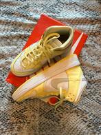 Nike dunk high rebel lemon, Wit, Nike, Ophalen of Verzenden, Sneakers of Gympen