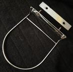 Beugel voor bevestiging aan kennel, voor eet- of drinkbak, Ophalen, Gebruikt