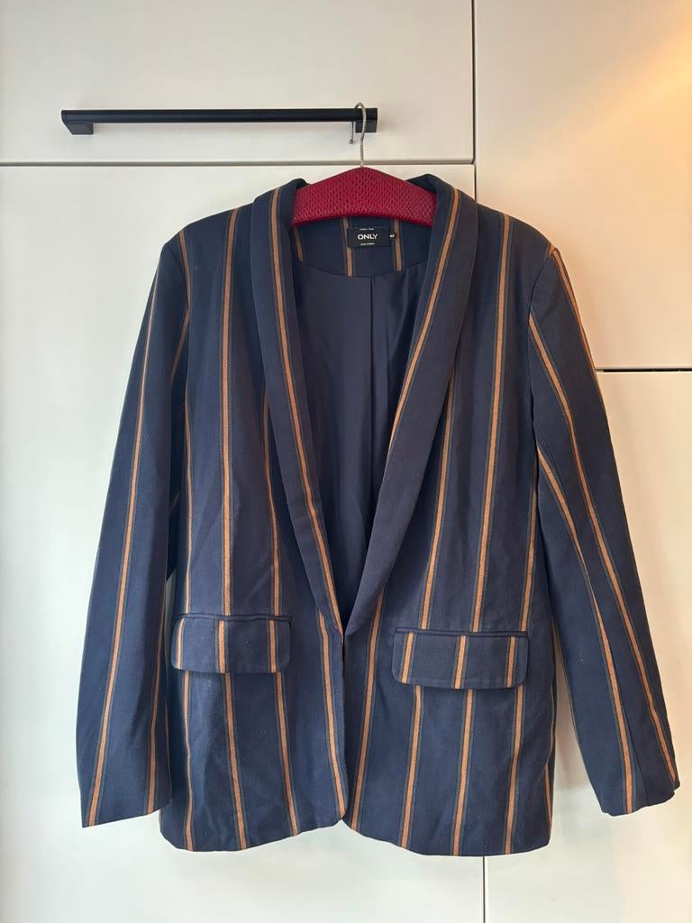 Donkerblauwe blazer met strepen ONLY maat L, Kleding | Dames, Jasjes, Kostuums en Pakken, Maat 38/40 (M), Blauw, Ophalen of Verzenden