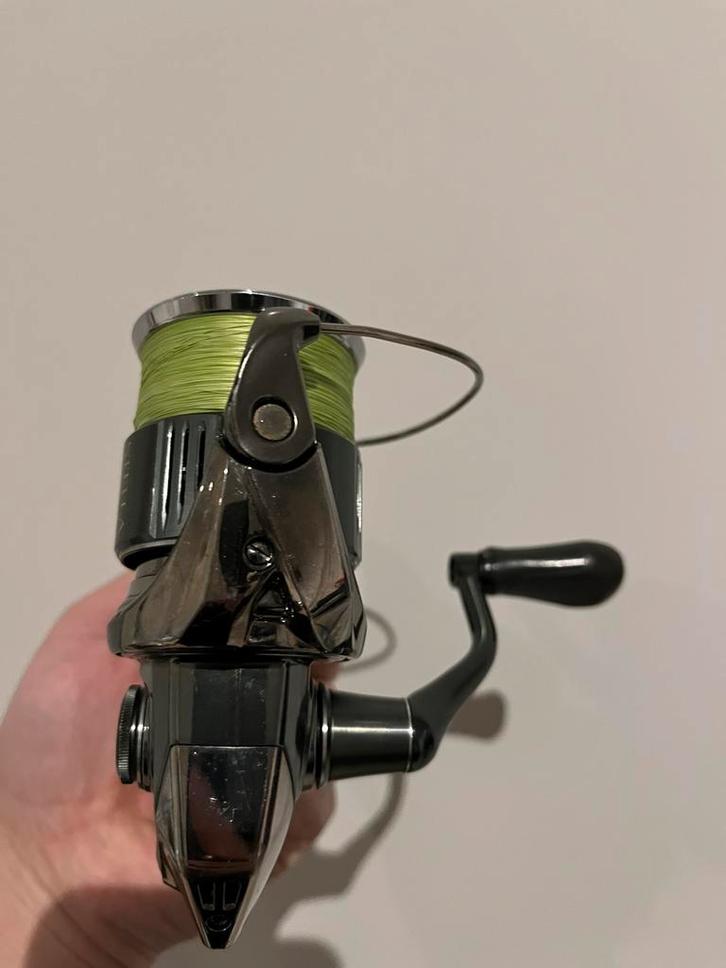 Te koop: Shimano Stella 2500 molen, Watersport en Boten, Hengelsport | Roofvissen, Zo goed als nieuw, Molen, Ophalen of Verzenden