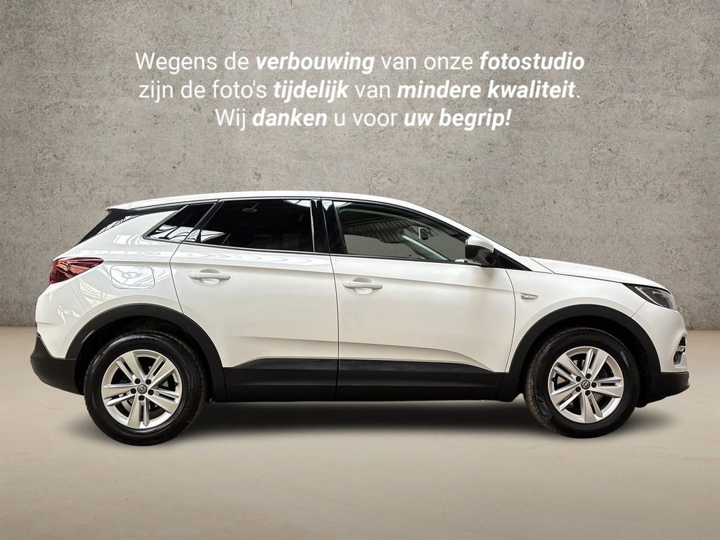 Opel Grandland X 1.2 Turbo Sport (APPLE CARPLAY, GROOT NAVI,, Voorwielaandrijving, Gebruikt, 1199 cc, Leder en Stof